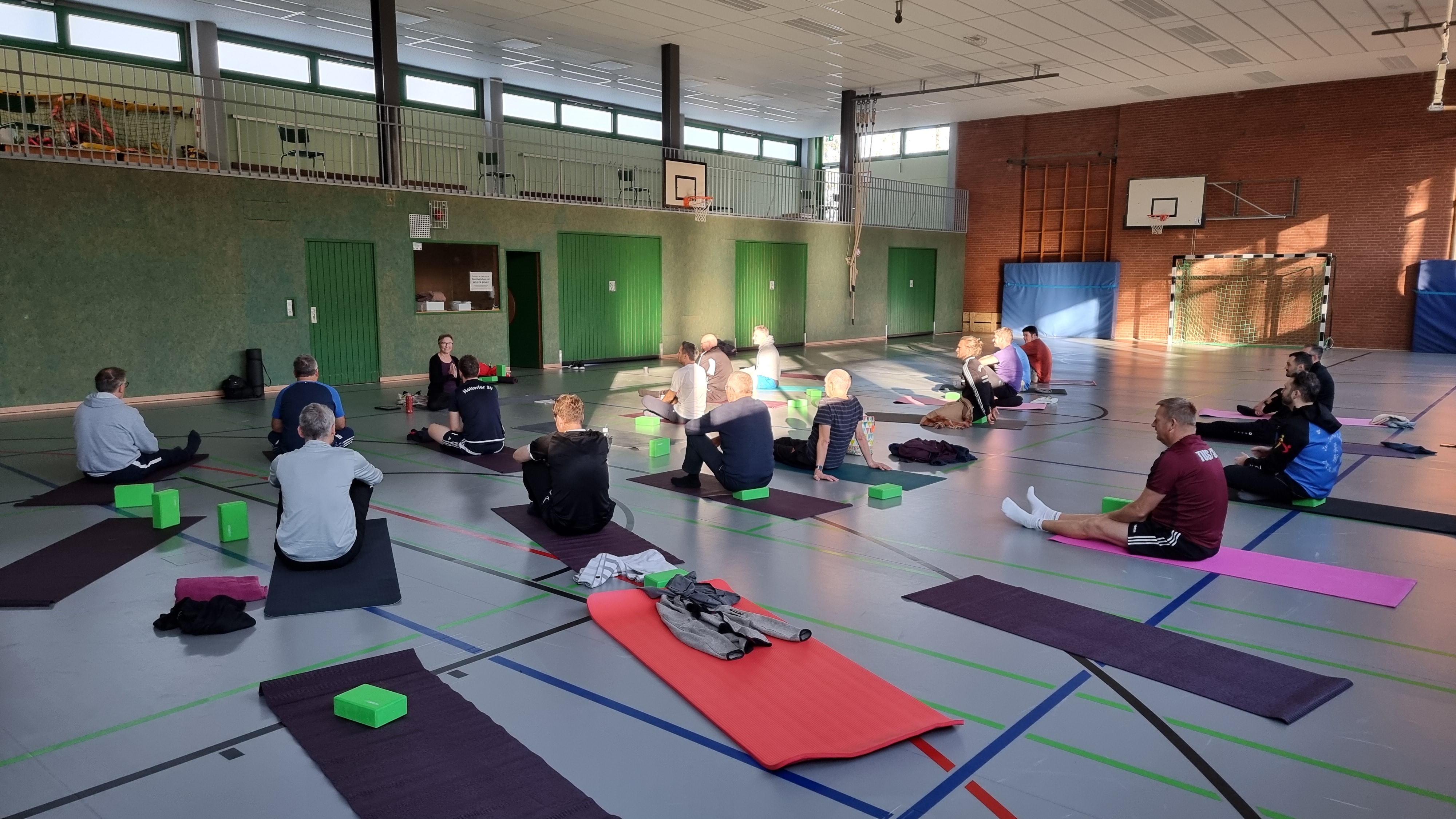 Gruppe beim Yoga