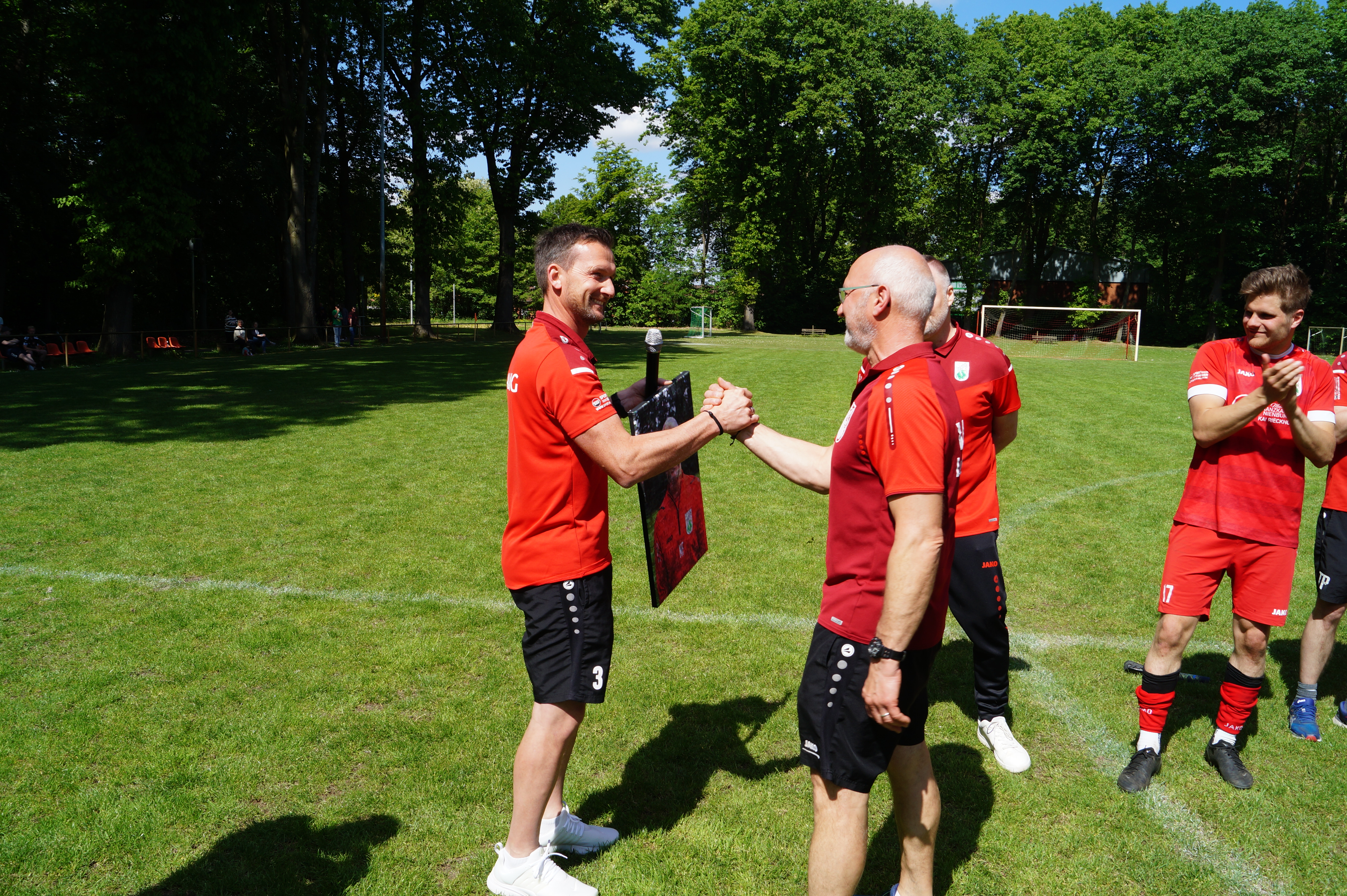 Ehrenamt überrascht Fausti 9